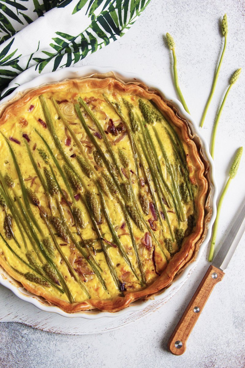 Nouvelle recette sur le blog "Quiche aux asperges des bois" Délicieuse et fondante à souhait ;) Vous pouvez trouver ces petites asperges chez #grandfrais Belle journée à tous 
latelierdestephetlolie.com/2019/05/28/qui…
#asperges #quiche #recette #food