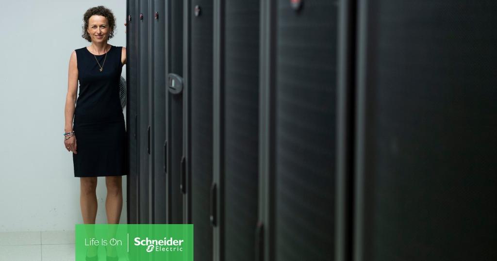 SchneiderElecDK's tweet image. Danmark har en unik position, hvad angår placeringen af datacentre. Men vi mangler fremtidens datacenterspecialister. Det har Schneider Electrics salgsdirektør for IT, Tina Schou skrevet en interessant kronik om i dagens Børsen: spr.ly/6010EmDKI,
 #SchneiderElectric