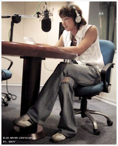 oupsup's tweet image. 혜성오빠 라디오 dj되는 기념으로 (+싢복절맞이) 기차 준비했습니다🤗
2005년 1집활동당시 사랑에관한 101가지정의 라디오 음성파일이에요 풀버전은 아니고 몇개빠져있어요😥 
출처는 파일속에 있어요
다운받으실때 RT부탁드려요🙏🏻
링크 타래에