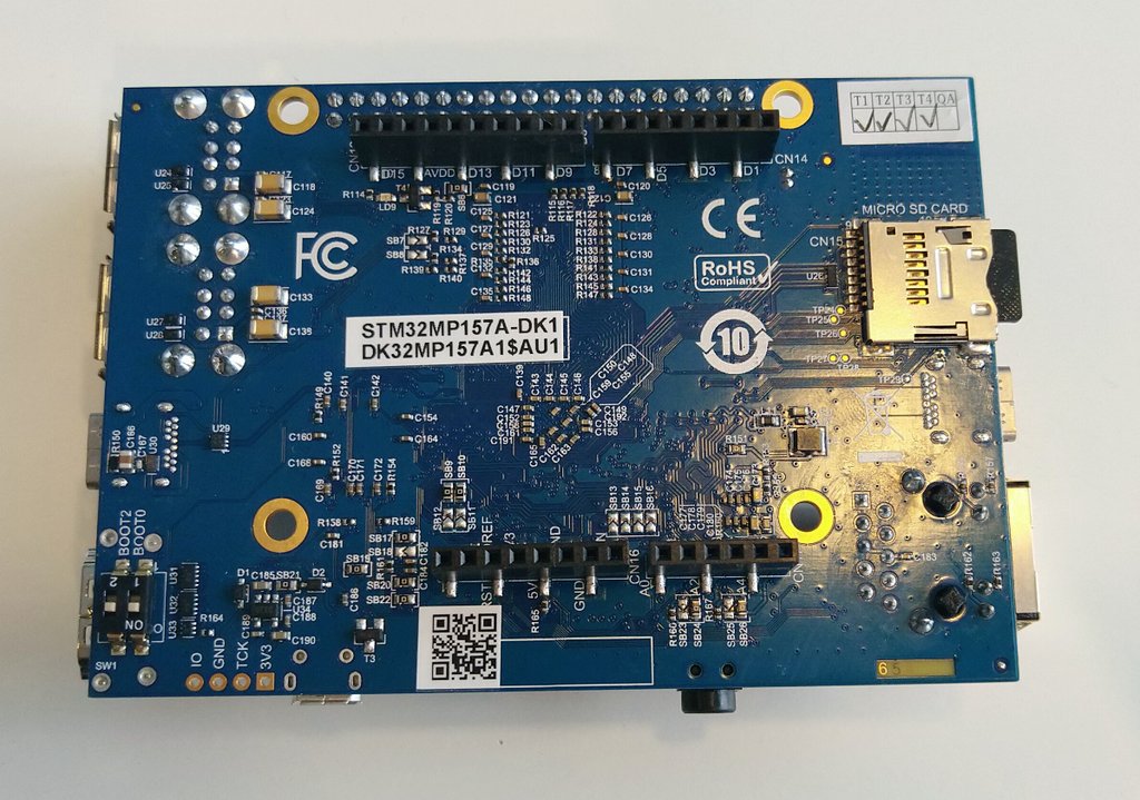 arturo182's tweet image. Finally arrived! I was not expecting a type-c to type-c cable but I&apos;m glad @ST_World is pushing modern standards. I was also surprised that it came with a SD card and ready to go!

#stm32mp1 #stm32 #devkit