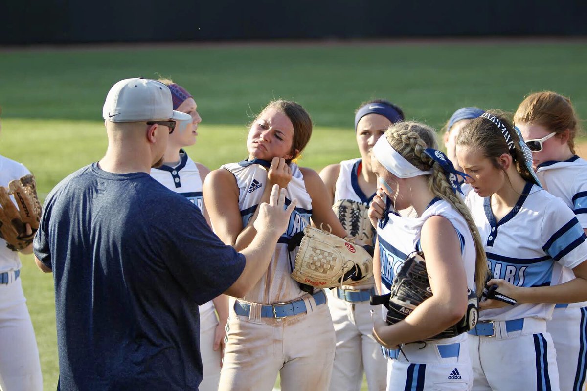 MrHazard101's tweet photo. Action from the 4th Region Softball Tournament Logan Co. vs Metcalfe Co. @LC_ladycougars @MCHSClintGraham @sportingtimes https://t.co/CXtK0K0I8n