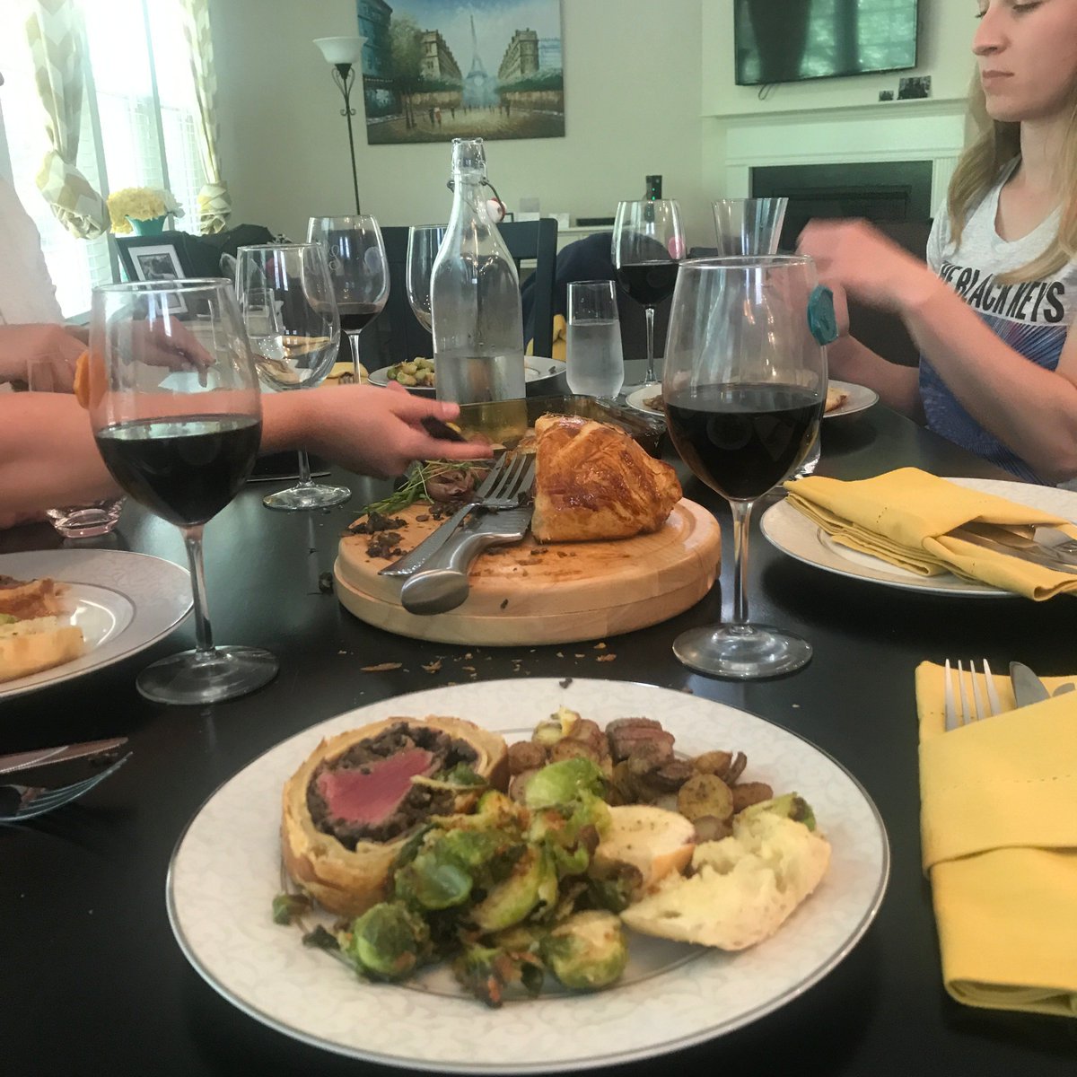 bjackson0807's tweet photo. @GordonRamsay thoughts on my Beef Wellington? I followed along to your MasterClass recipe.

Friends loved it! Thank you! https://t.co/9OrLbY1ywy
