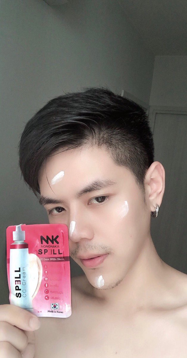 llwoqll's tweet photo. จะมาแนะนำเจ้า cc ครีมตัวนึงชื่อว่า Spell cc cream มีspf50pa+++เป็นcc cream ที่ผสมสารกันแดด เนื้อบางเบาไม่เหนียวเหนอะหนะ พร้อมปกปิดริ้วรอยต่างๆได้อย่างเรียบเนียนไม่วอก ไม่ลอยแถมราคาไม่แพงด้วยฮะ ซองละ39บาท แถมกันน้ำกันเหงื่อด้วย พิกัด 7-11 เลยครับ 👏🏻 #cccream #กันแดด #spellcccream https://t.co/qoUpZ7KvY2