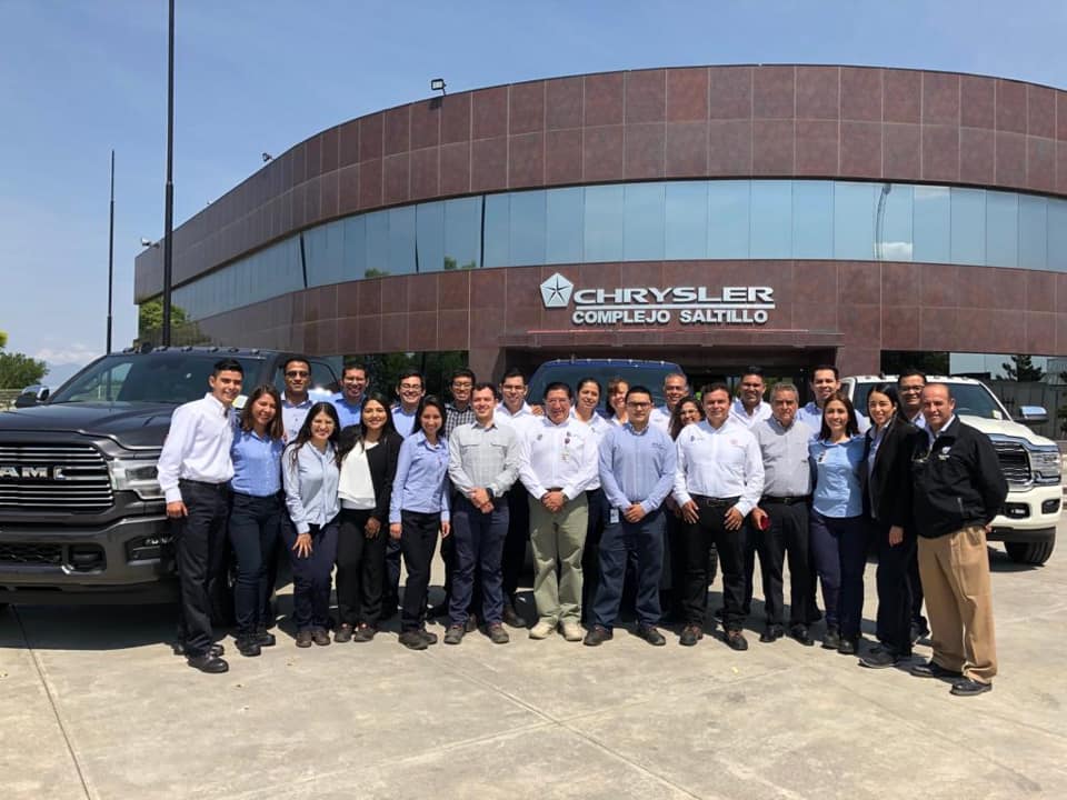 carlosloyola's tweet photo. 9ª Generación del Programa de Educación Dual del #TecNM en FCA. Excelentes resultados de nuestros futuros ingenieros, que mejoran la eficiencia de los procesos productivos. Con esta generación en FCA hemos superado los 100 egresados del Dual #TecSaltillo #OrgulloTecNM  @TecNM_MX https://t.co/xhAEywsoaR