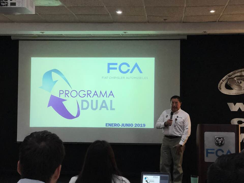 carlosloyola's tweet photo. 9ª Generación del Programa de Educación Dual del #TecNM en FCA. Excelentes resultados de nuestros futuros ingenieros, que mejoran la eficiencia de los procesos productivos. Con esta generación en FCA hemos superado los 100 egresados del Dual #TecSaltillo #OrgulloTecNM  @TecNM_MX https://t.co/xhAEywsoaR