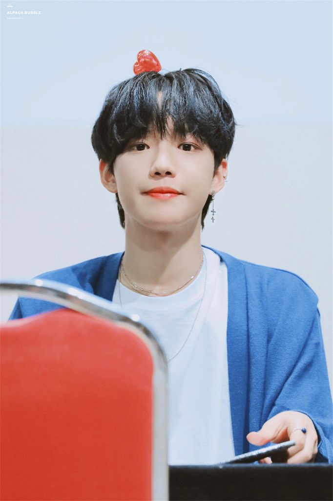 AlpacaBubble's tweet photo. 190526 HQ
#LIMYOUNGMIN #임영민 #AB6IX 

Baby face ㅠㅠ https://t.co/vEF3XClk15
