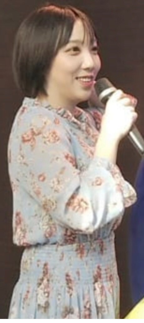 いい人どまり ざわちんって 加工では 首が細くて長いのに 実物は太くて短いんだね がっかりしました 顔の大きさも驚愕してしまいました