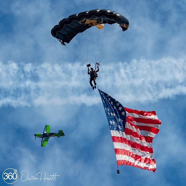 OwenAviation's tweet photo. Gary Ward photobombing the @socomparacommandos presentation of #OldGlory during the singing of the national anthem at MCAS Beaufort #photobombing #GaryWard #socom .
.
#avgeek Please follow 🙌🏻 @owen.aviation.photo @airshow360 @blueangelphantoms @lvjackpil… https://t.co/UBbo399AlO https://t.co/tKzaHzLswm