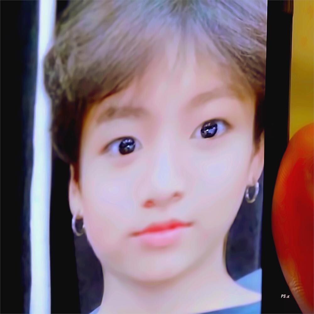 kookie_kitchen's tweet photo. 정국이 아기필터 쓴거 귀엽네.. (오른쪽 https://t.co/TjcWw0v62R