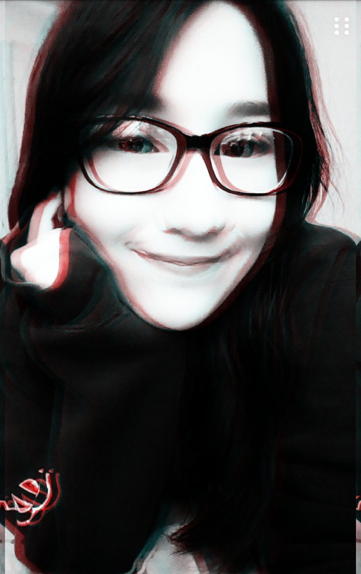 //aquita mi usser que tanto mis fans pedían :v xD no es cierto
Esto fue por mi cuanta y por que mi amigo me lo pidió :3💖
Estoy bien fea lose, los filtros hacen milagros :'v