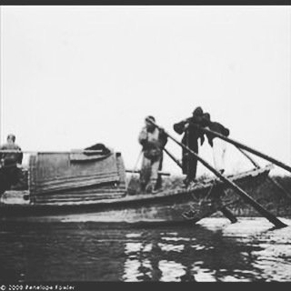 Quadruple sculls..
.
.
@colinherberthowell @georgegetley @worldexplaura @staynextthesea .
.
#sailing #traditionalboats #nature #wild #saltmarsh #marsh #northsea bit.ly/2ECRPVD