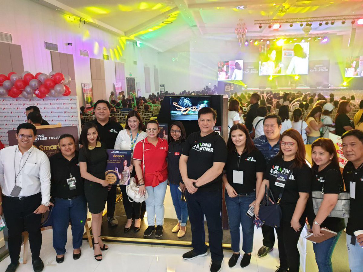 SmartNewsroom's tweet photo. ONGOING: Smart Load sellers are treated to exciting giveaways, raffle prizes, and performances at the PLDT-Smart Amazing Ka-Partner retailers convention at Aquamarine Recreational Center in Lipa City, Batangas. 

#SmartKaPartner 
#PLDTSmartAmazingSaBenta https://t.co/wPiveLhIz3