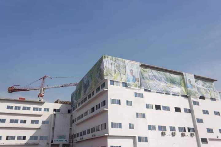 segalink's tweet image. Last week the President &amp;amp; Gov Amosun commissioned this hospital but the underlying truth behind this cosmetic charade is the need to create a perception of traction. The evidential fact reveals the true state of the structure. See Exhibit A(front) &amp;amp; B (Back). #RealCorruption