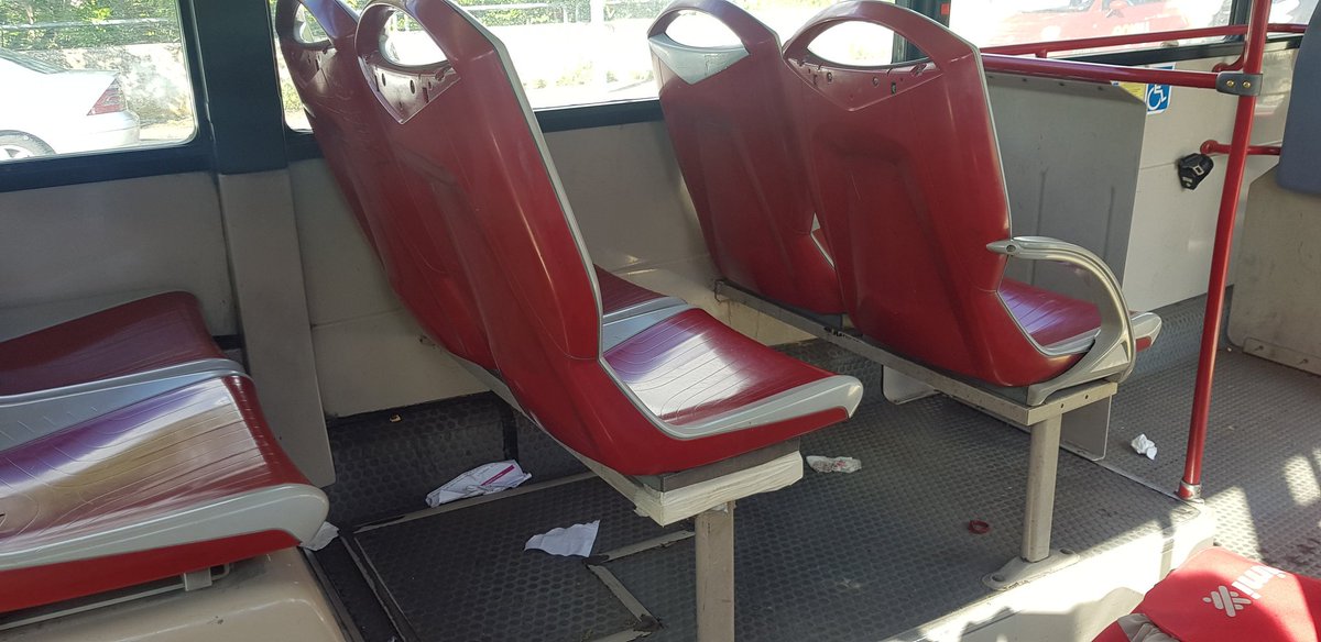 GermanAltese's tweet photo. @InfoAtac @Roma @virginiaraggi Autobus perennerente guasti, quei pochi che riescono a partire assomigliano più a discariche su ruote e sono talmente scassati che il rumore è quello di un bombardamento. E non mancano gli effettici speciali: ci piove dentro! https://t.co/1MmLlK7Ixl