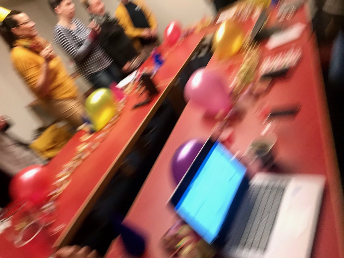 KristaRintala's tweet photo. Kilistelyä jo ennen aamuysiä 🥂Työkaverit muistivat kuntamarkkinoinnin suomenmestareita. Tänään illalla selviää voittaako #avaruudenpääkaupunki myös #FinComAwards:in. #Seinäjoki #Piiri2019 #kuntamarkkinointi #kaupunkimarkkinointi https://t.co/X9Qm86mRPb