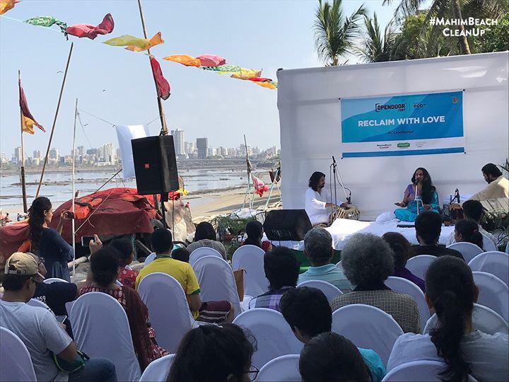 mahimbeach's tweet photo. Week 90: Words can't express the joy we feel to see our beach come alive with music, art and the spirit of our volunteers. Big shoutout to all those who made Saturday’s clean-up & the 2nd edition of #OPENDOORFest #OceanRaaga a melodious success!
Supported by Eco India. https://t.co/2y5TKDYybU