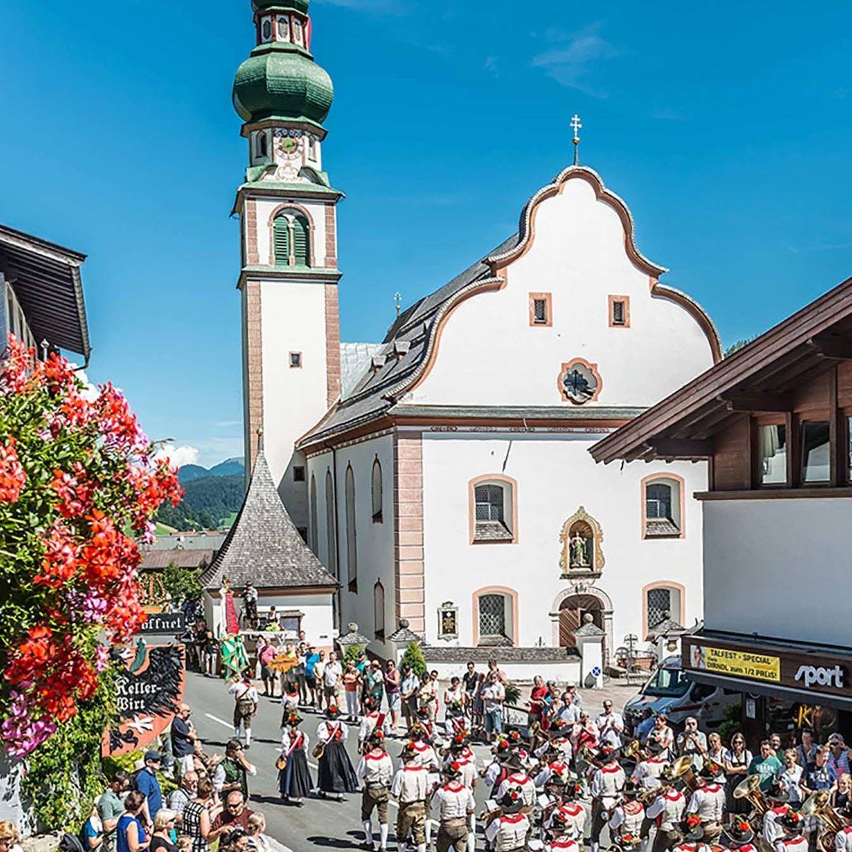 wanderlustmag's tweet photo. The Austrian Tirol has sprawling hillsides, jagged mountains and lakes as smooth as mirrors ⛰️

Hiking and biking are two of the best reasons to visit, but there are plenty of other exciting activities to keep you busy > https://t.co/zTmmswhzln 

@VisitTirol #ad #wlat https://t.co/tm76BAEXsm