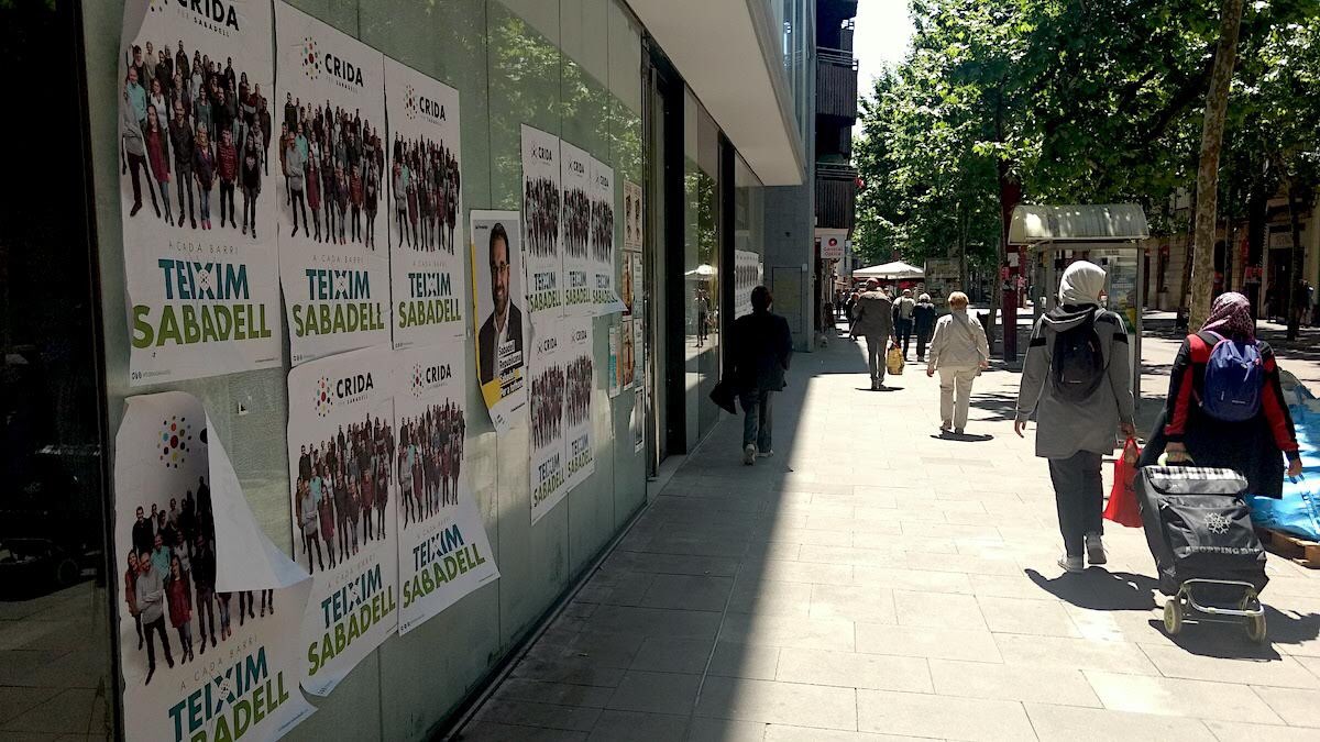 xaviicarbonell's tweet photo. ✅De la mateixa manera que tots els partits van omplir tota la ciutat de #Sabadell de cartells electorals, ara tenen la obligació de treure’ls i deixar neta la ciutat. La brigada de neteja no hauria de dedicar-hi ni un sol minut.
#26MSabadell https://t.co/9kKx1cW2Md