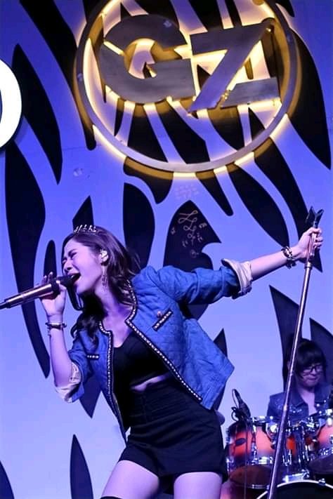 RockerGirl214's tweet photo. น้ำ ALIZ https://t.co/V5CD8uyNgX