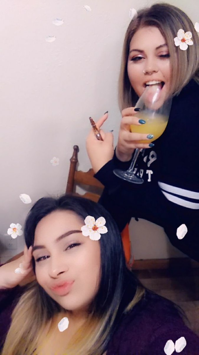 Maddizle97's tweet photo. Issa girls night https://t.co/ohNsw1dzdZ