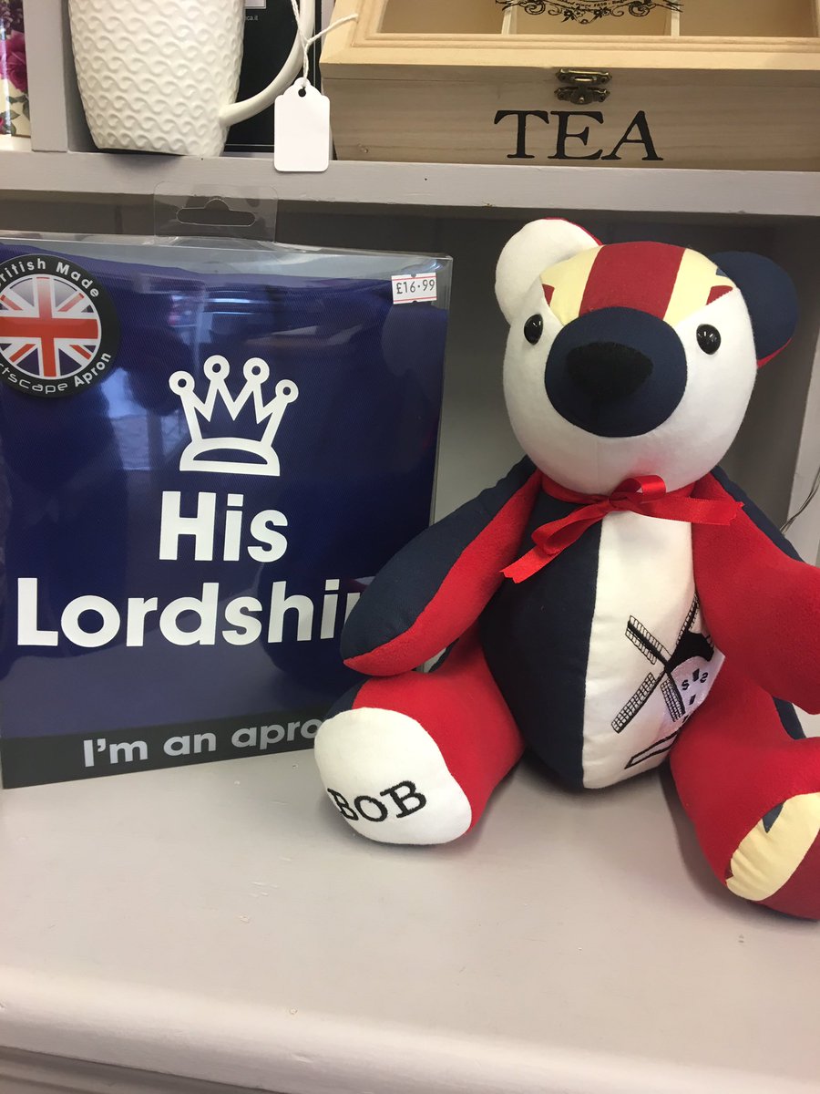 Day4 of the Lytham Best of British week and we’ve had a little visitor pop by Meet Lytham Bob He can’t decide which of our fabulous, <a href="/ArtscapeLtd/">Artscape</a> aprons to choose from Based in Croydon Artscape design and manufacture in the UK so they can ensure a high quality product. #LythamBob