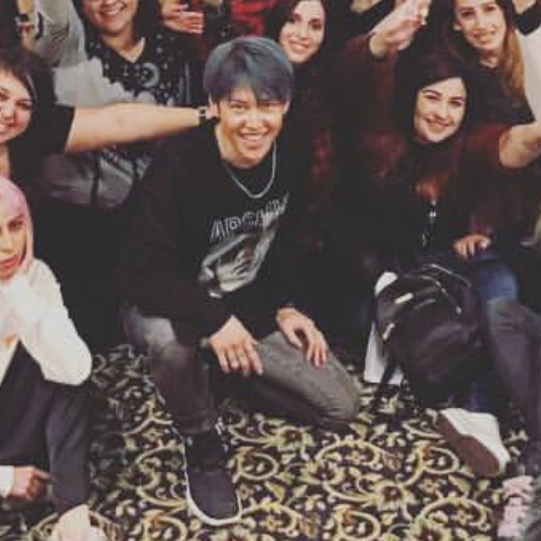 MiyaviToday's tweet photo. 2018.05.28 Argentina, we made it! 👍🏻👍🏻😃✨ Altho we were not able to perform, ended up having such a fun time with you. See you onstage next time. I promise to rock you all. #DAY2WorldTour #Argentina

#MIYAVI #MIYAVIonthisday https://t.co/DKHBFuxXss