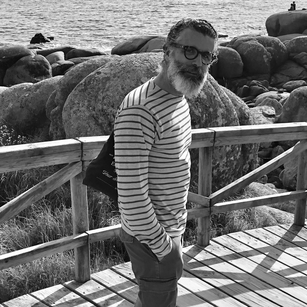 patch_co's tweet photo. Nostálgicos marineros empedernidos ⛵️🐬
.
.
#patchmercantile #iampatch #happypatch #modahombre #madeinspain #vacaciones #casualwear
https://t.co/lqLH0aVupV https://t.co/m0vUnJH6V5