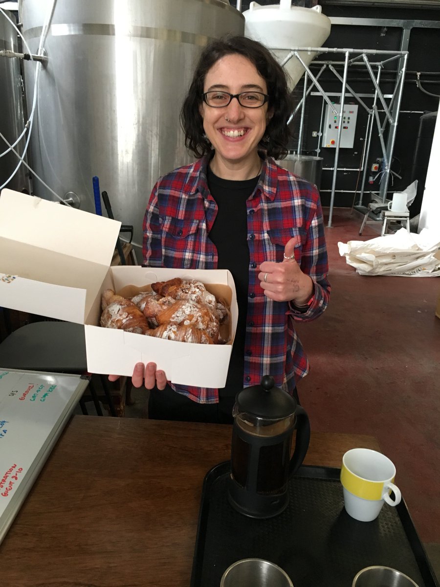 GoodChemBrew's tweet image. MASSIVE SHOUT OUT! @HartsBakery

Thank you for keeping us fuelled and happy at the brewery! 
One of us often picks up a few pastries from our near neighbours on the way in to GCHQ. It's a perfect way to start a brewday 😉🥐🍻 
#everybodyneedsgoodneighbours #brewlife #bakelife