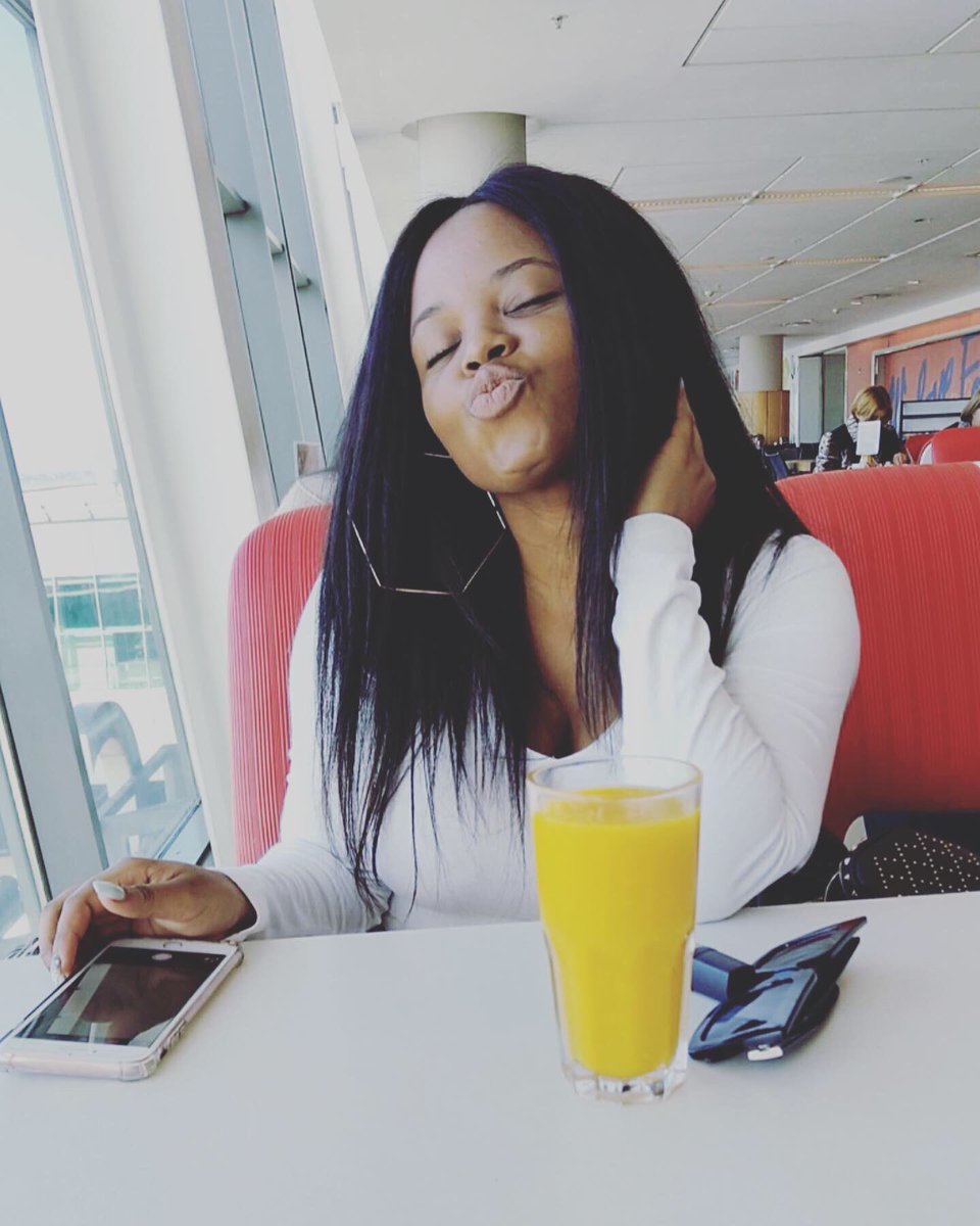 mohshort's tweet photo. Delayed post ✈️ CPT >>> Jhb https://t.co/a97EIeXKYE