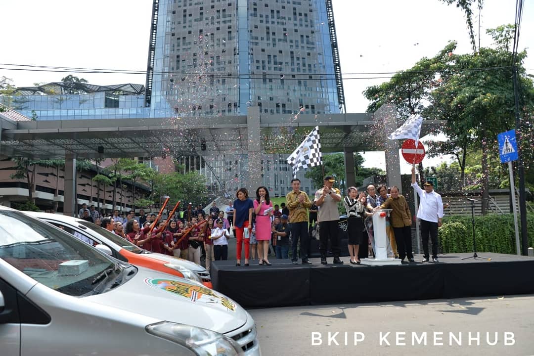 BudiKaryaS's tweet photo. Sampai Hari ini saya sudah melepas Tim Mudik Angkutan Lebaran Tahun 2019 dari berbagai media, untuk memberikan informasi yang terbaik seputar mudik kepada masyarakat. https://t.co/qXG2NRl7Yc