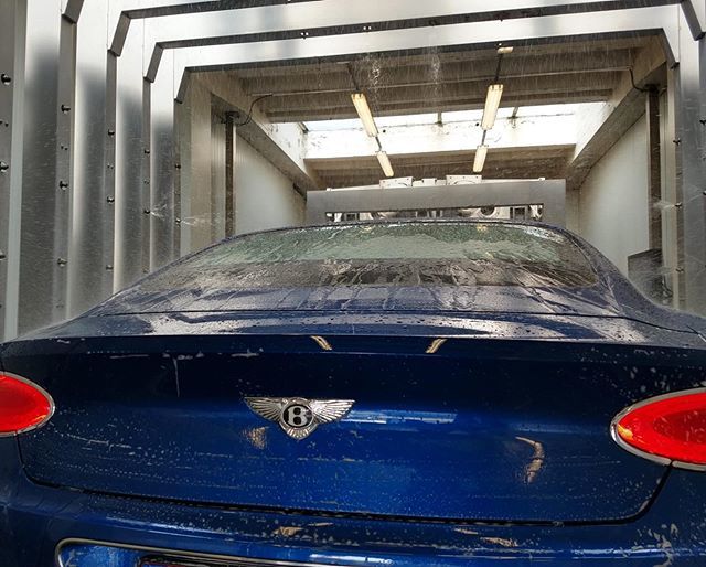 tweet_wash's tweet photo. #softwashing 
#nanowash 
#carwash 
#clean
#cleancar
#softwashexpress
#puurglans
#razendsnel
#gratisstofzuigen
#supercars
#wedetail https://t.co/WXnhq3S98F