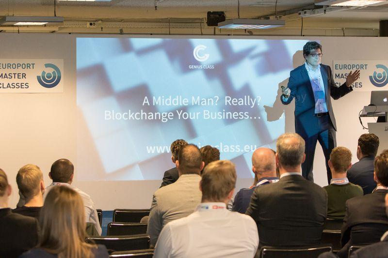 #Europort #Masterclass: 'Reducing the carbon footprint of ferries and cruise ships’. Join experts from the #cruise and #ferry industry in this session to learn about the importance of #fuelefficiency and #sustainability in the passenger #shipping market europort.nl/programme/mast…