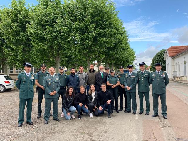 Nuestra #Enhorabuena  a los 120 guardias civiles alumnos que finalizan su periodo de formación en la Escuela de <a href="/Gendarmerie/">Gendarmerie nationale</a> de Dijon 🇫🇷

guardiacivil.es/es/prensa/noti…