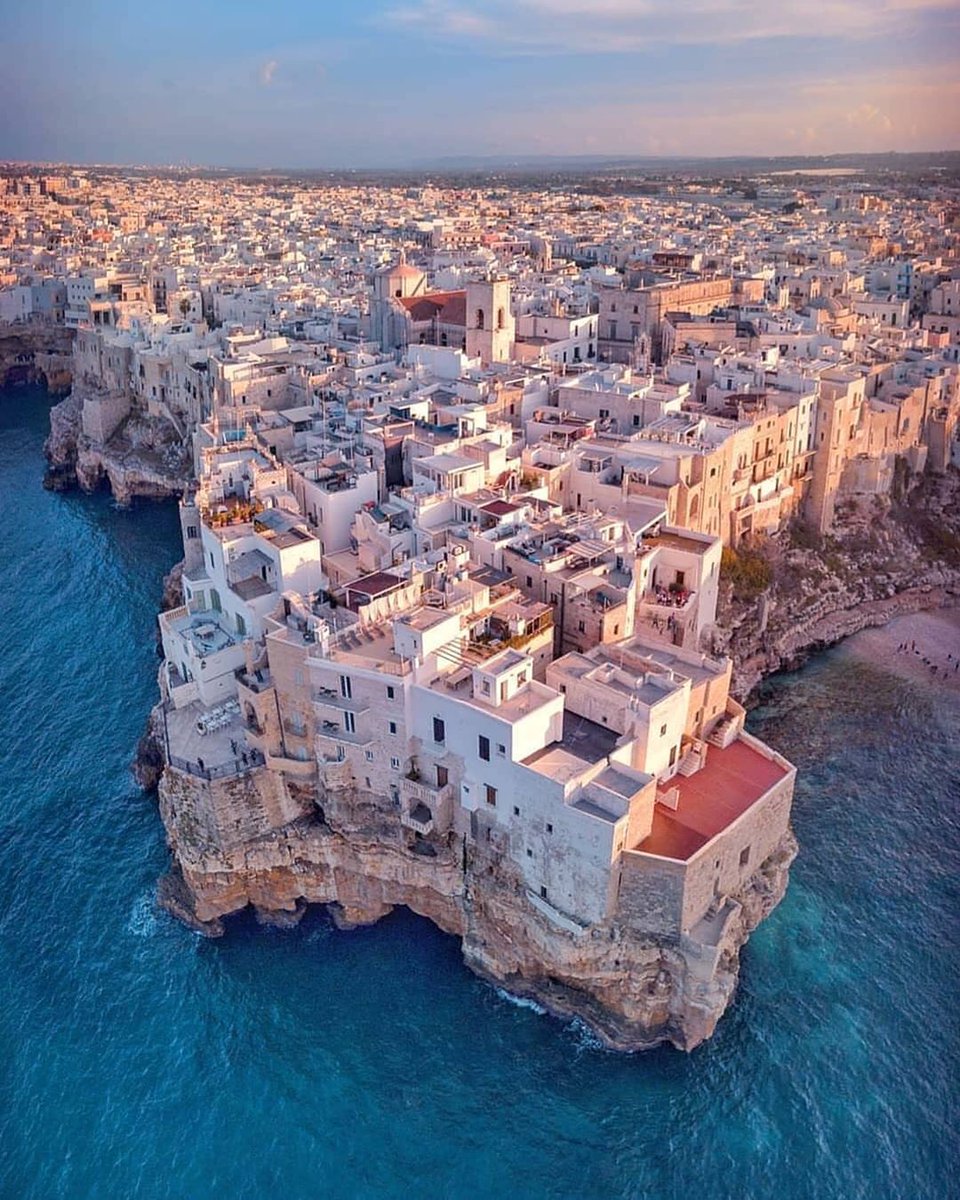 Earthpix tweet media