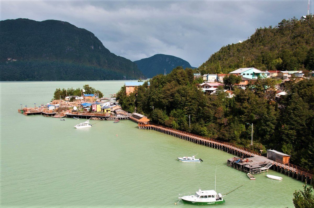 BernardoLopezS's tweet photo. Hoy, nuestra hermosa Caleta Tortel cumple 64 años desde su fundación, el 28 de mayo de 1955.
Un afectuoso saludo a todos/as los hombres y mujeres que eligieron vivir en este maravilloso rincón de la Patagonia. #64añosTortel #ViveTortel2019 @munitortel #RegióndeAysén #Patagonia https://t.co/PpilnqglJc