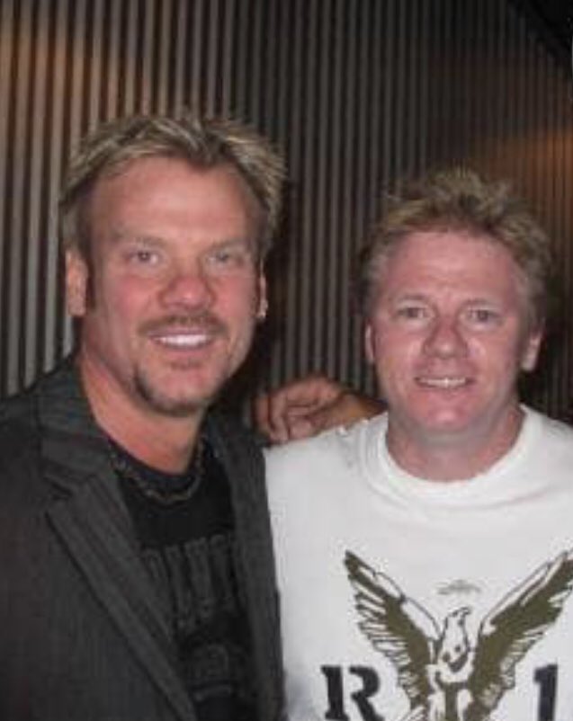 Happy birthday to Phil Vassar (man!, I have known him a long day time.. we were young men here.) 