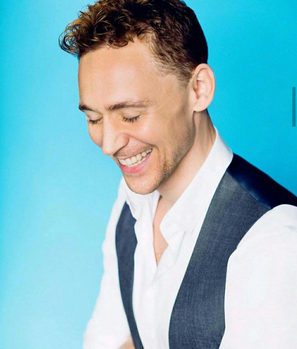 mamkin_krash's tweet photo. @HiddlestonSpam 
#TomHiddleston 
#HiddlesWhite https://t.co/HgzDdJg8ZF