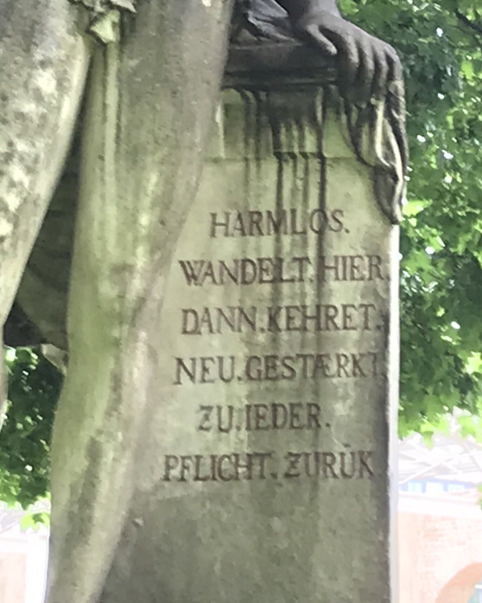 RobertWeidinger's tweet photo. Motivierende Worte zum Ende der Mittagspause. Und dann noch so was von analog...
#lv1871 #socialwall #harmlos https://t.co/r4sw3ElrcT