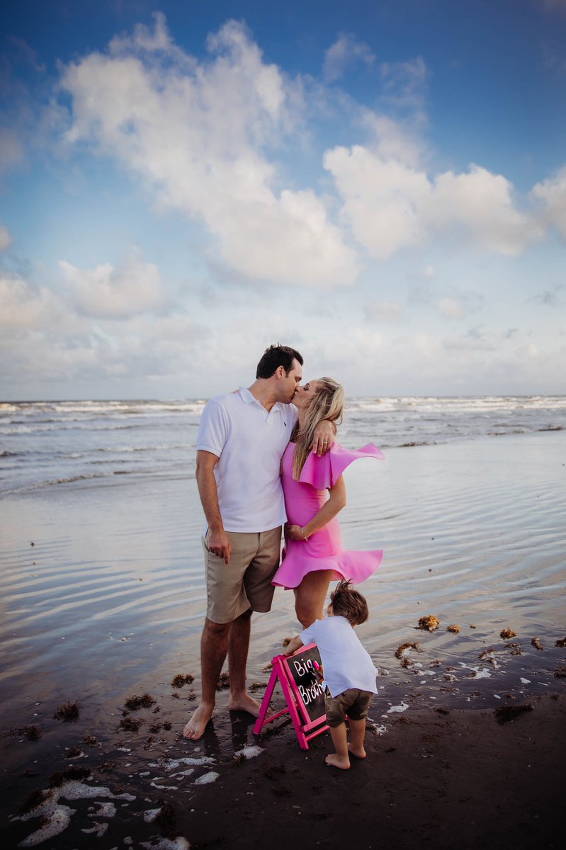chitakhou's tweet photo. 💝Baby girl due early December 💝 such a dream!!!!! https://t.co/PXmzihw7Wg