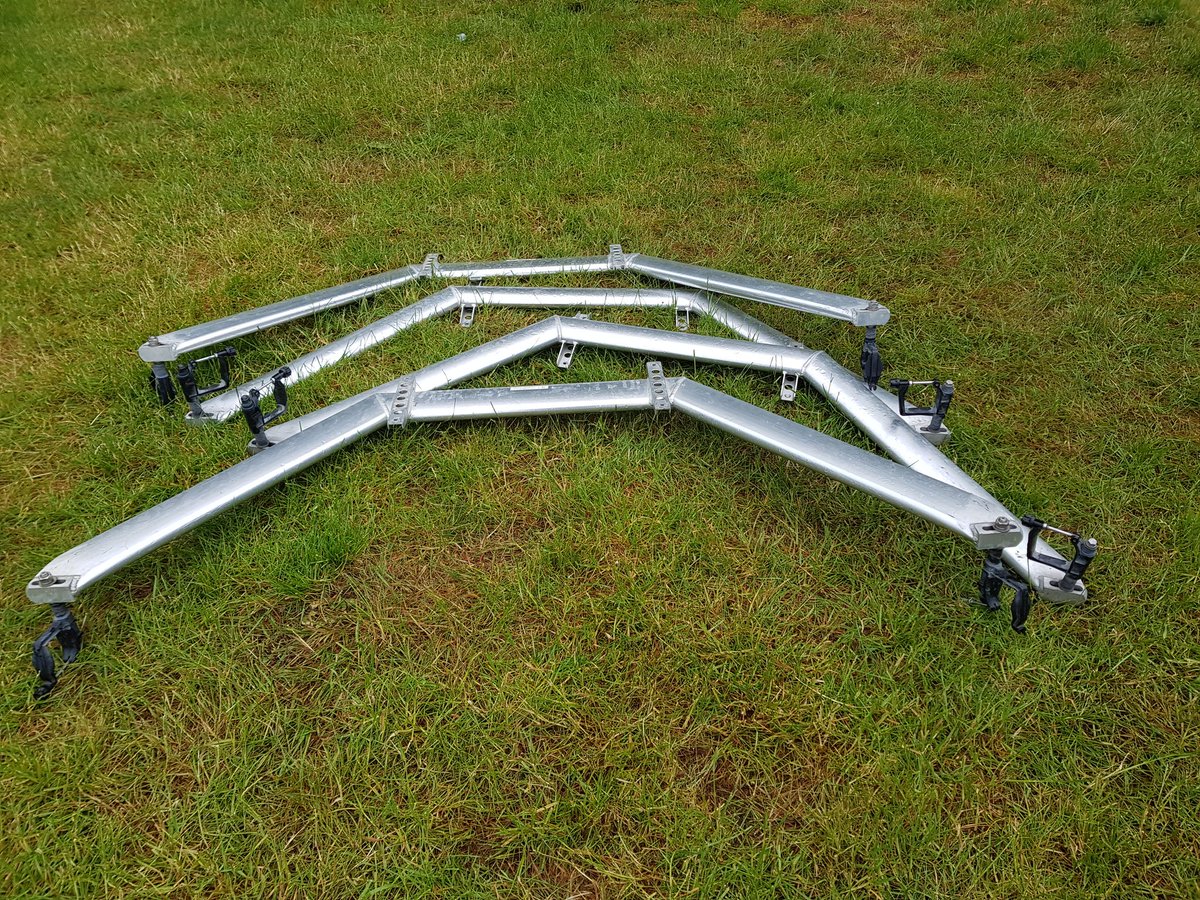 vinezy's tweet image. Got the boat but left the riggers? I  have collected a set of Wintech octuple riggers in covers, also a set of Swift quad riggers. They have been left in the Dorney BC trailer in the car park. Pls RT @nsr_uk