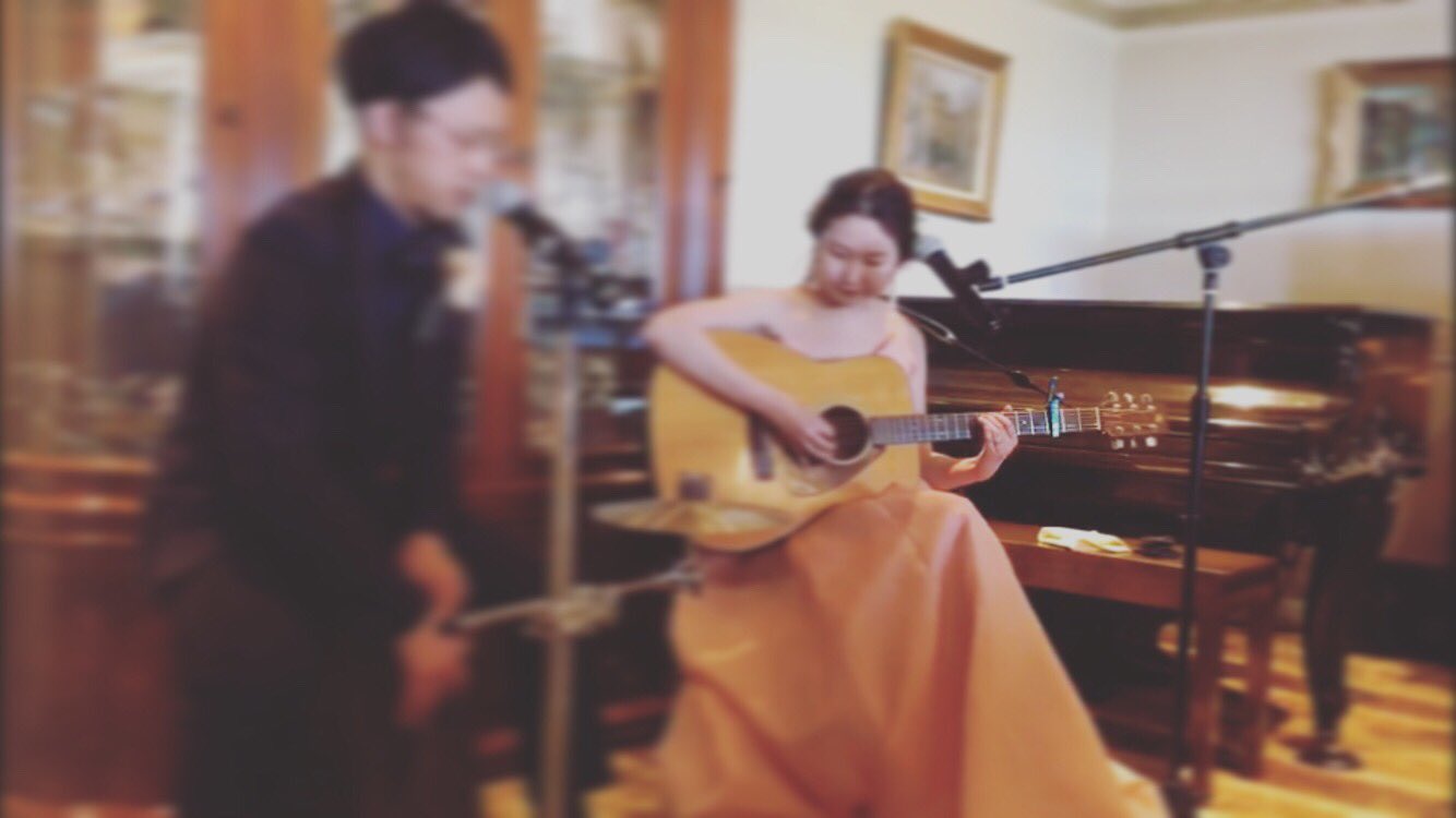 ベン 結婚式まとめ 当日の音楽は画像の通り 披露宴では夫とlostageの 僕のものになれ をアコギとカホンで演奏もしました 初めて人前でギターを弾いた 二次会はモルでがっつりライブ 合間のスマブラ大会も大盛況で良かった 二次会で