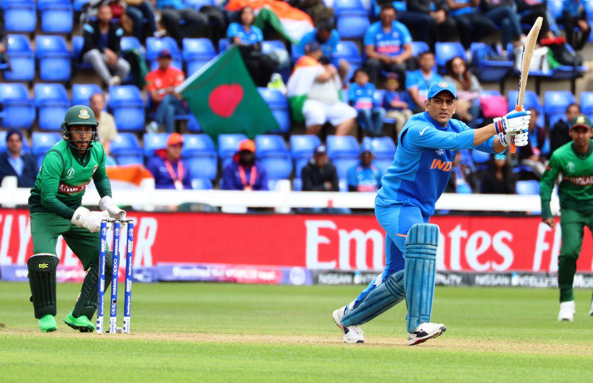 BCCI's tweet photo. Owning the stage and how, MS Dhoni brings up a gritty half-century off 40 deliveries 💪💪

#TeamIndia 218/4 in 36.1 overs https://t.co/dPPstUbYWT