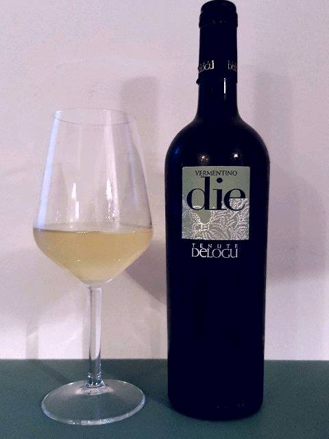 angelomaffei's tweet photo. 4-- Ancora un vermentino algherese, di buona fattura e …. Wine da Delogu tramite @Vivino: https://t.co/6ewfSSuuXR https://t.co/aQ1iYfvtBK