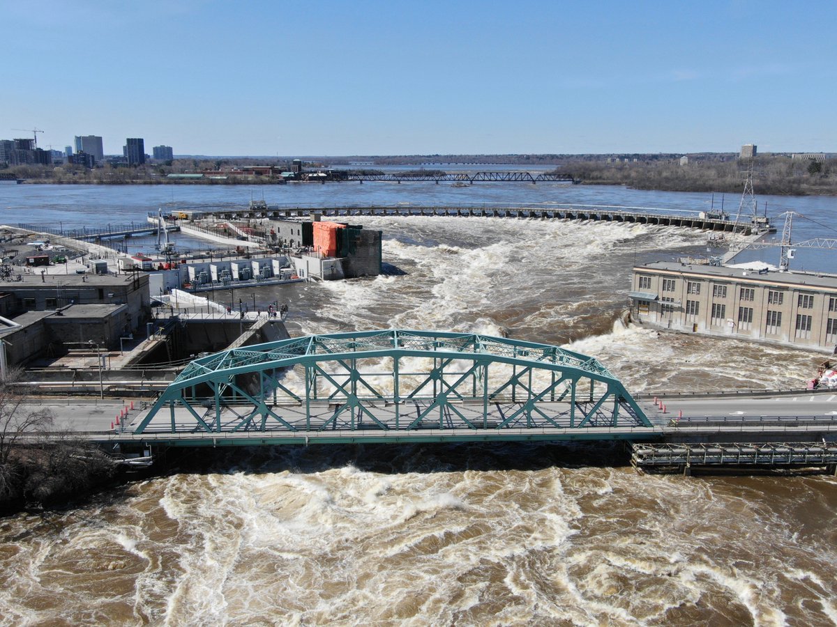 hydroottawa's tweet photo. Pour des raisons de sécurité, Hydro Ottawa ne participera pas à #PortesOuvertesOttawa cette fin de semaine aux Chutes de la Chaudière. Nous sommes désolés des désagréments que cette décision pourrait
vous occasionner. #ottville #ottfr https://t.co/EmCWU5bodx