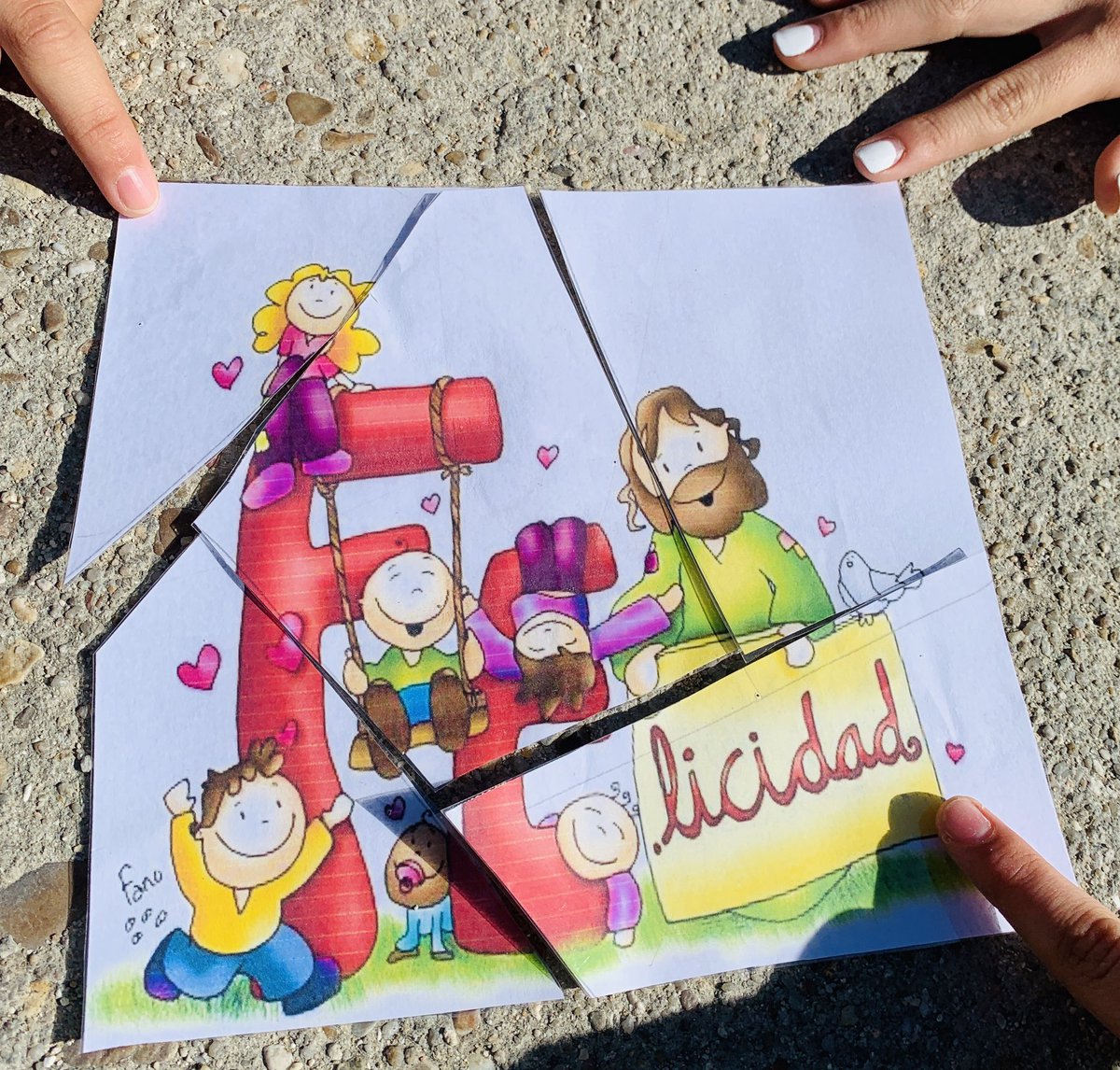 c13okapy's tweet photo. Hoy, en Relilandia, gimkana sobre Jesús preparada por ellos, la profe tb juega y aprende. Juntos en este proceso de cambio educativo. Como ayuda cambiar el entorno del aula para que fluyan mejor las cosas. #relilandia #gamification #education #siempreasunción @AsuncionCblanca https://t.co/QflPMEJB4i