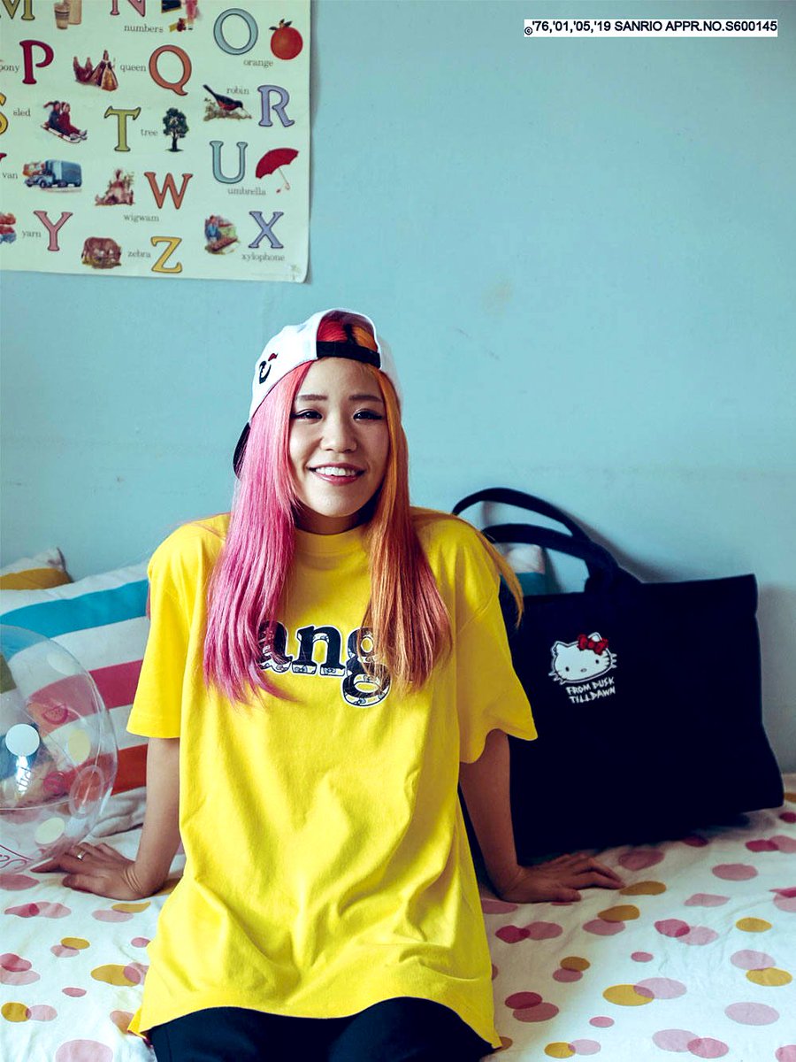 ｄｉｇ ｉｔ V Twitter ハローキティx Range コラボ Rangeロゴにハローキティのトレードマーク リボンをミックス バックは パンクテイストの手書きのキティちゃん ボディカラー 白 黒 ピンク イエローあります