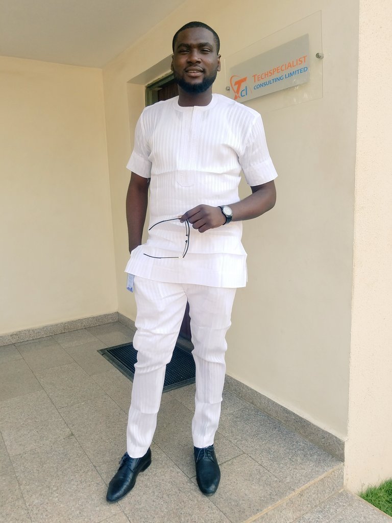 BifolaX's tweet photo. Ladies and gentlemen, I rep #Offa town🥰 omo olalomi, omo abisu j'oko, omo ijakadi l'oro offa.
#offaconnect https://t.co/ZEftBk7hNi