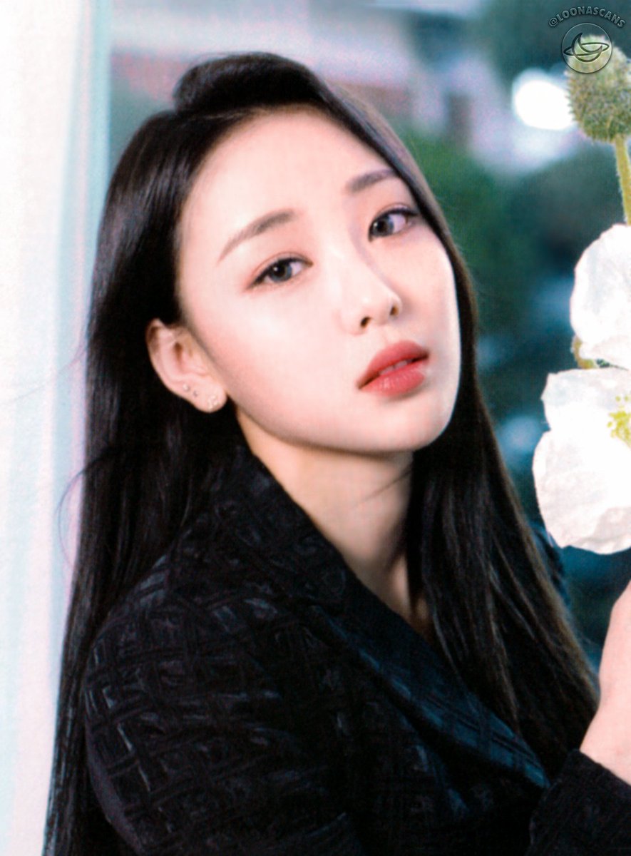 ◇ XX B Album ◇ Yves ◇ Chuu ◇ Gowon ◇ Olivia Hye » page 34 - 35 «