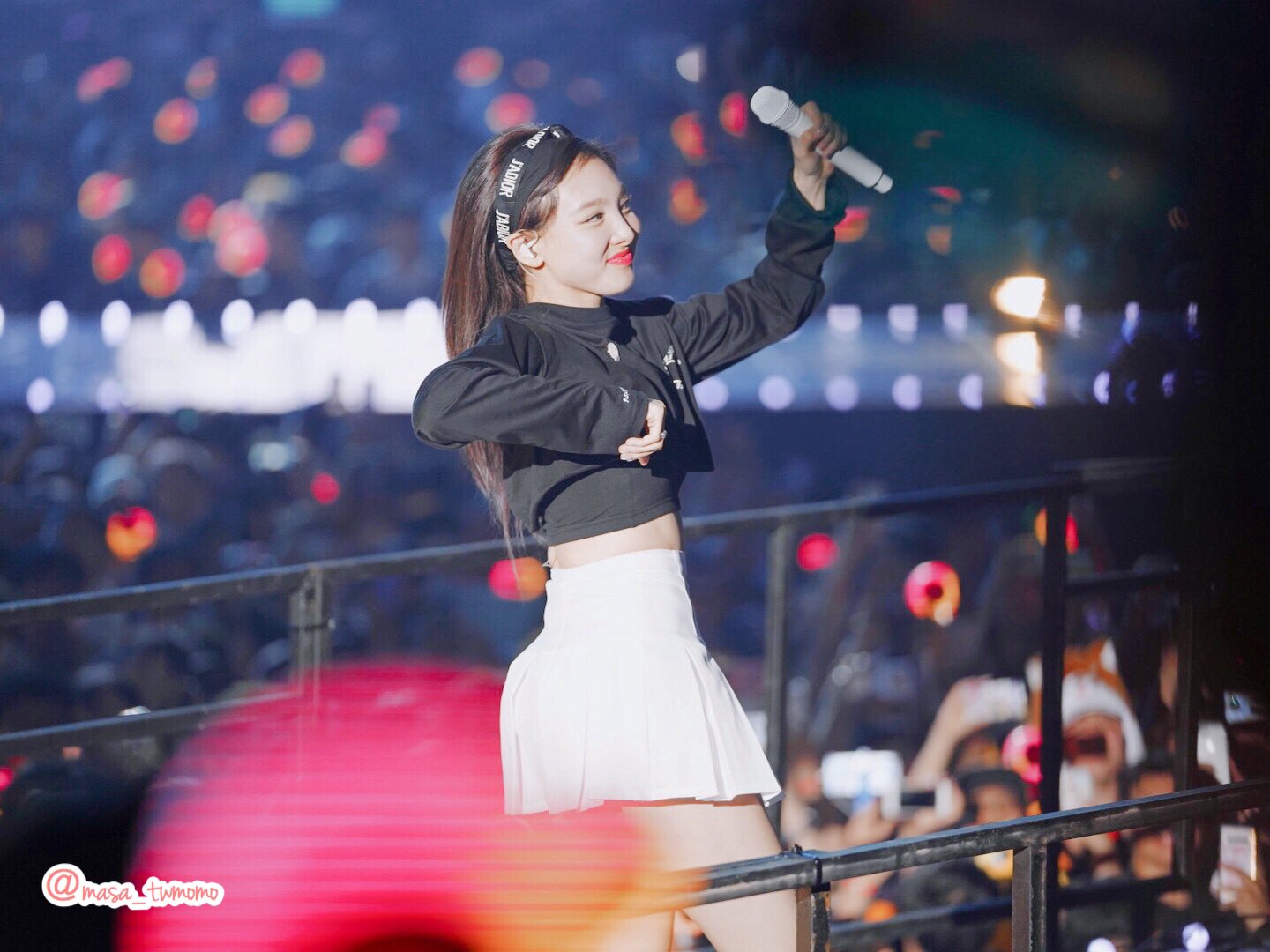 D7pGKzCU0AAoLeF.jpg:orig