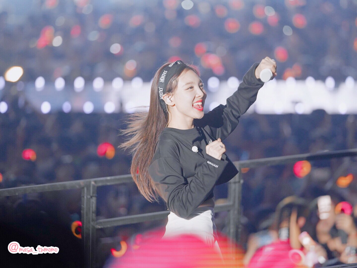 D7pGKzYUIAAz_1o.jpg:orig